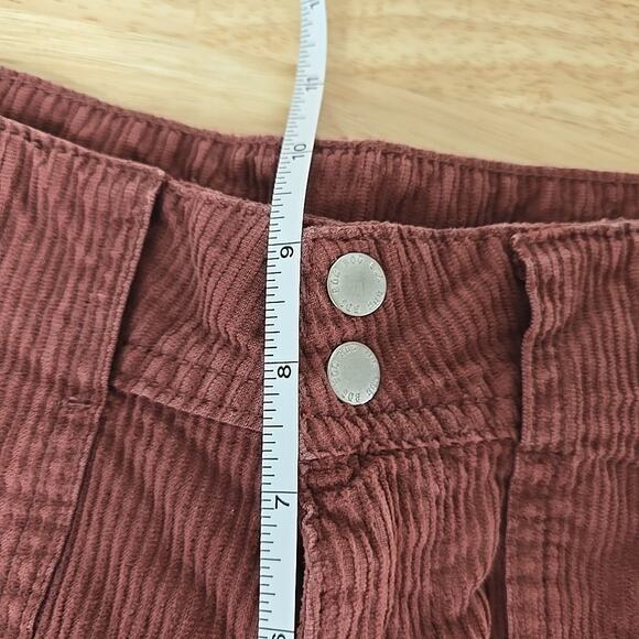 BDG Urban Outfitters Corduroy Shorts‎ Wine Red Size 8 Flap Pockets Burgundy Boho - Picture 7 of 8